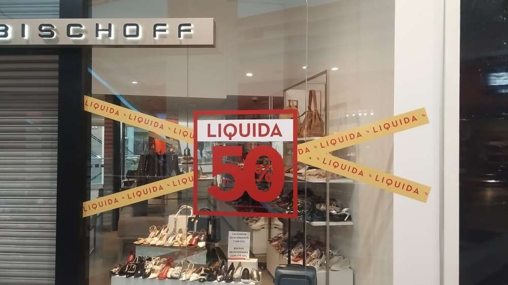 Adesivos em Vitrine